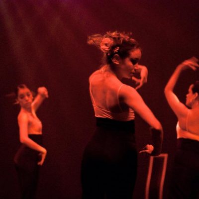 MIL FLORES DICEN MIL COSAS